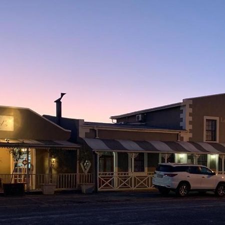 Lord Carnarvon Small Hotel Exterior photo